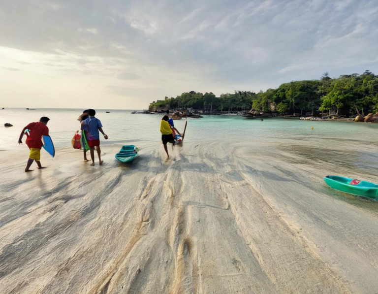 Aktivitas Menarik di Pantai Tanjung Aan