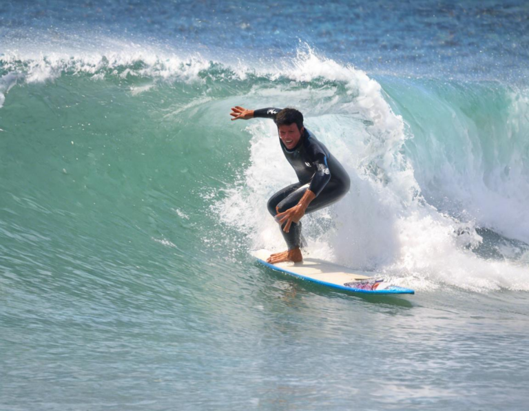 Berbagai Pilihan Paket Surfing di Selong Belanak