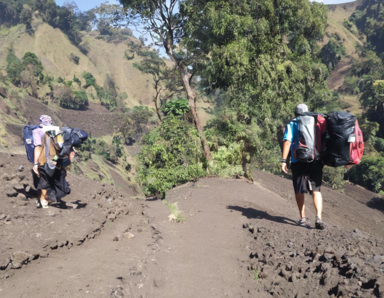 Biaya Porter di Gunung Rinjani