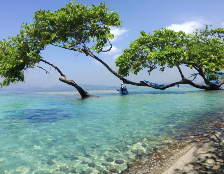 Keindahan Alam Pulau Gili Kedis