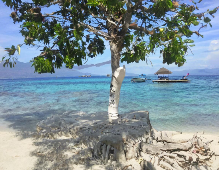 Menjelajahi Pulau Gili Kedis: Aktivitas dan Hiburan