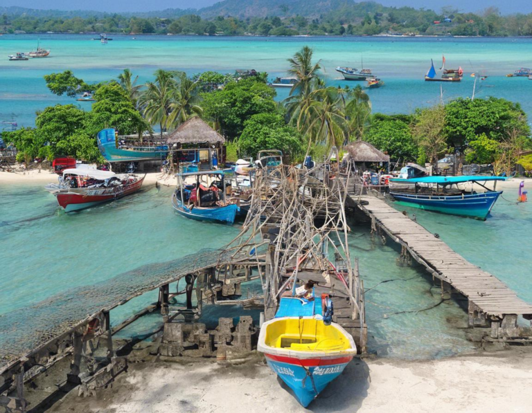 Rute Tersembunyi: Pelabuhan Bangsal Sebagai Gerbang Menuju Gili Trawangan